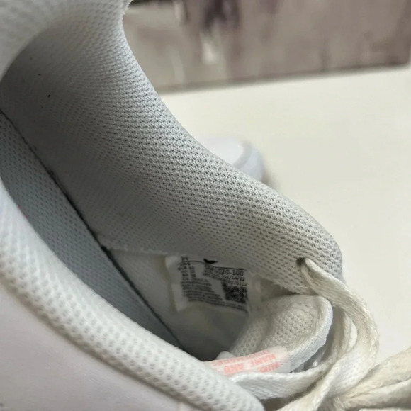 ! AIR FORCE 1 GS 'WHITE BLEACHED CORAL CLOUDS 7 y - Picture 7 of 9